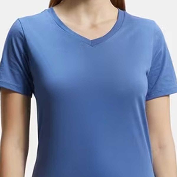 Half Sleeve V-Neck T-Shirt – 100% Combed Cotton, Slim Fit for Casual & Semi-Formal Wear Manufacturers  in Delhi